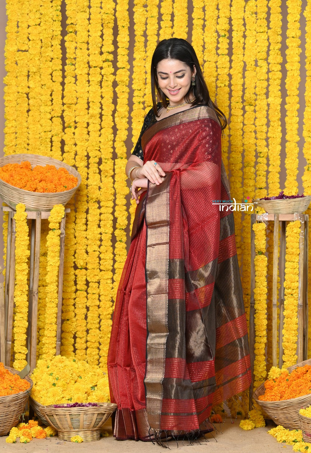 Very Much Indian Rajsi - Handloom Ari Checks Cotton Silk Saree with Golden Border in Maroon - Distacart