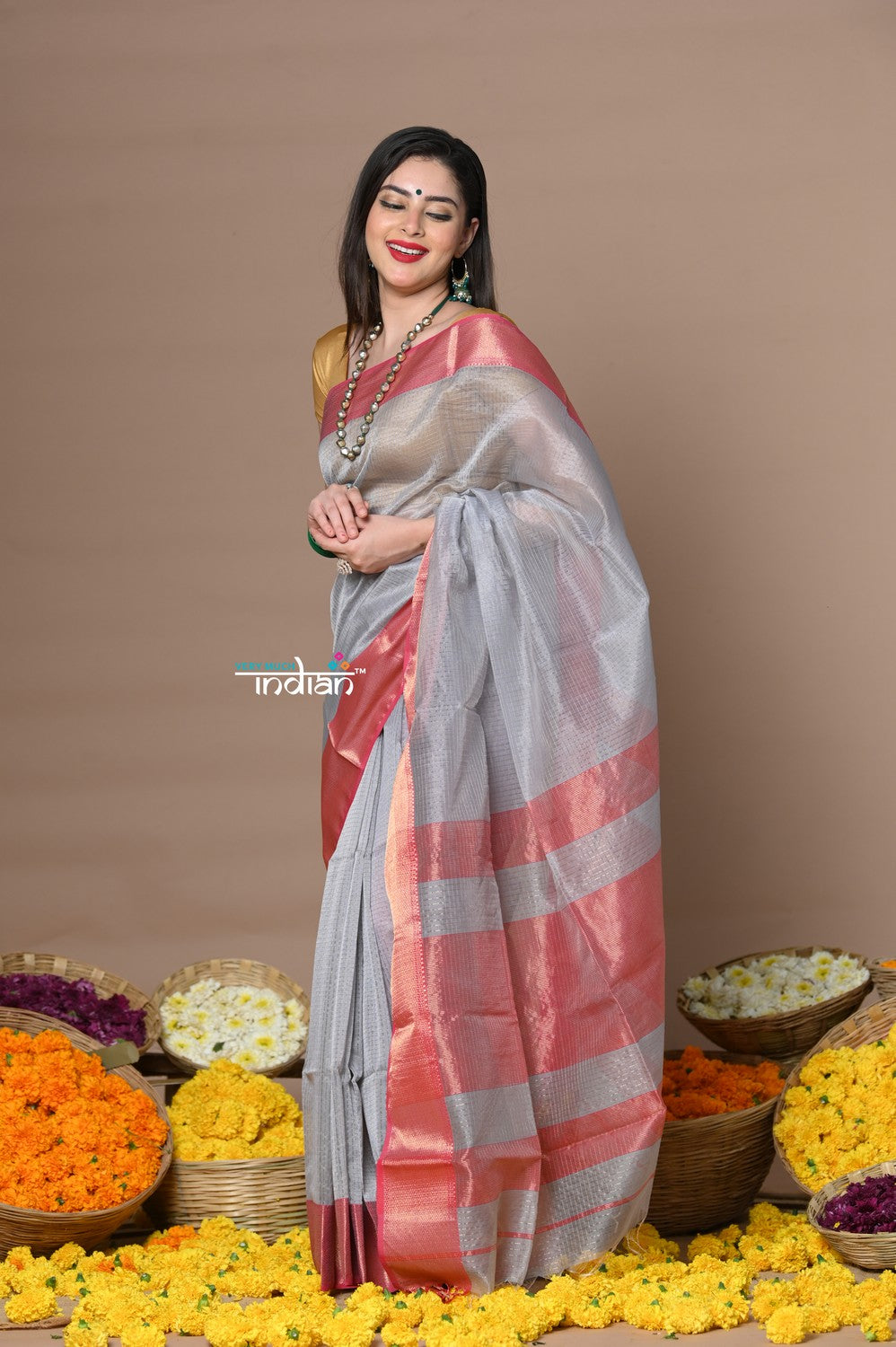 Very Much Indian Rajsi - Handloom Ari Checks Cotton Silk Saree with Golden Border in Grey - Distacart