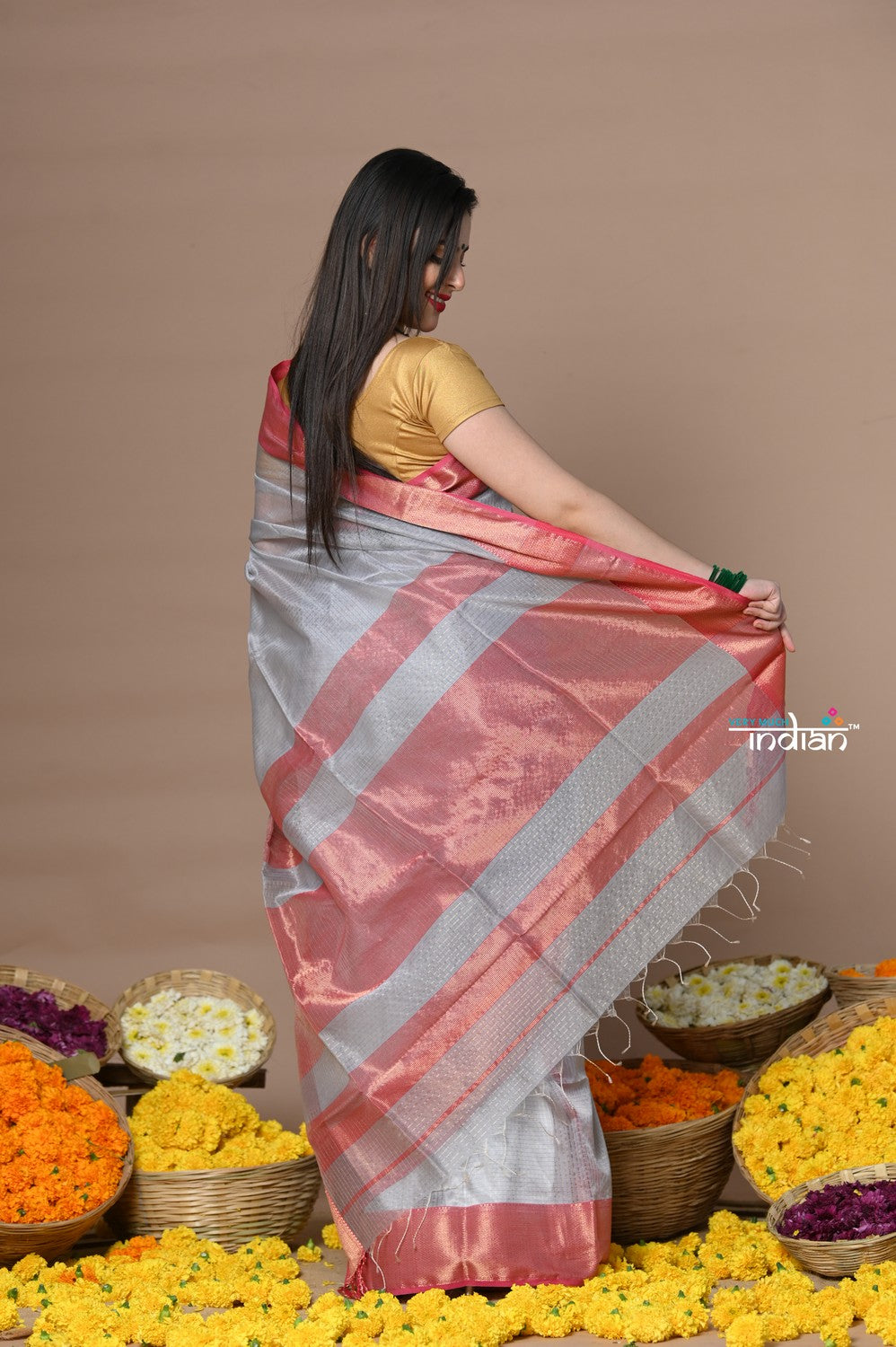 Very Much Indian Rajsi - Handloom Ari Checks Cotton Silk Saree with Golden Border in Grey - Distacart