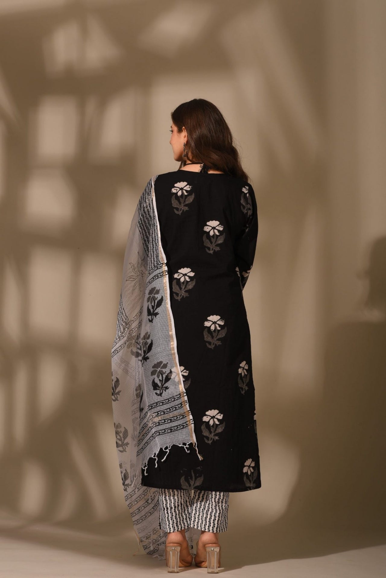 Malishka Women's Cotton Floral Printed Black Kurta Pant Set With Dupatta - Black - Distacart