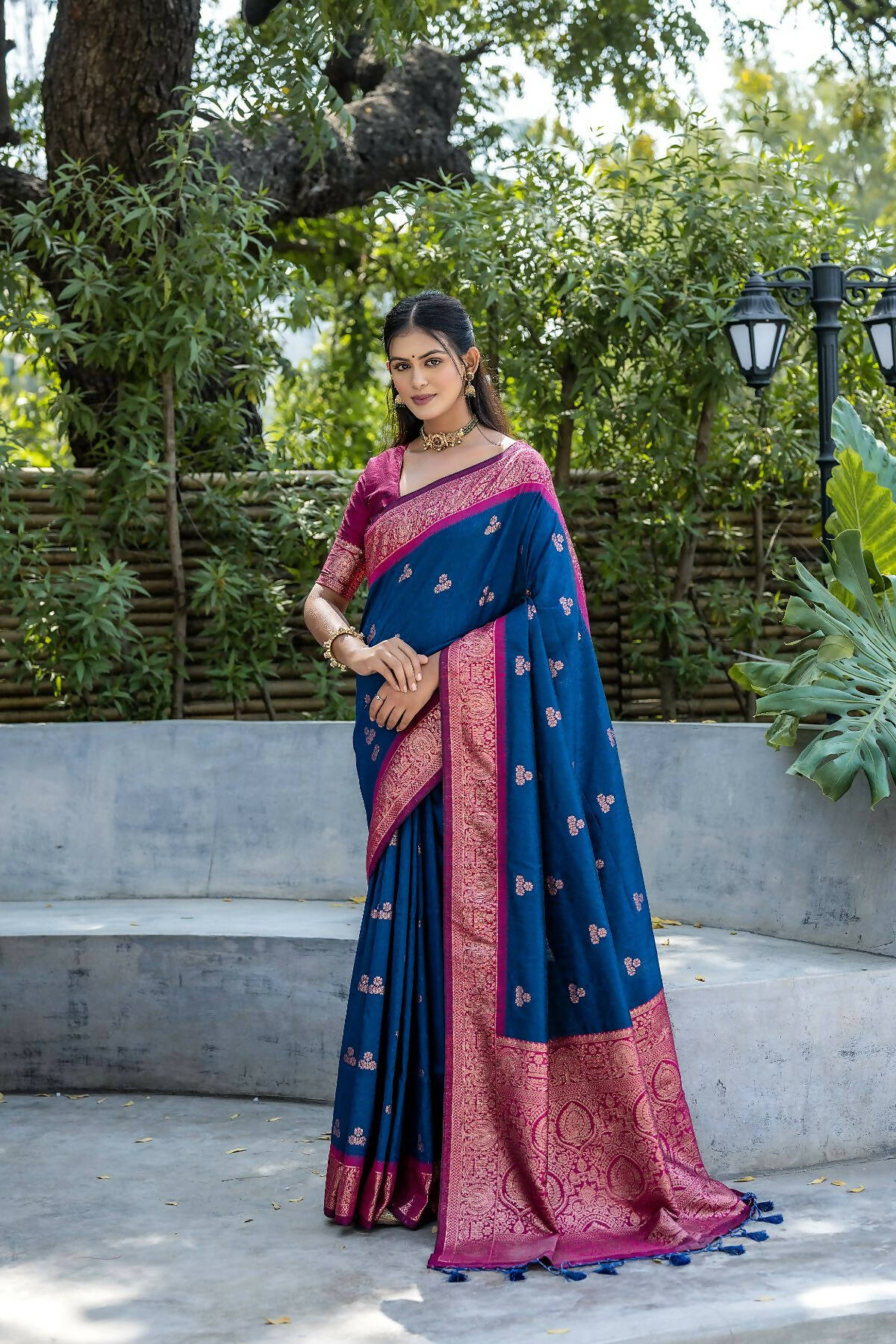 Vishnu Weaves Women's Navy-Blue Banarasi Silk Zari Woven Saree with Blouse - Distacart