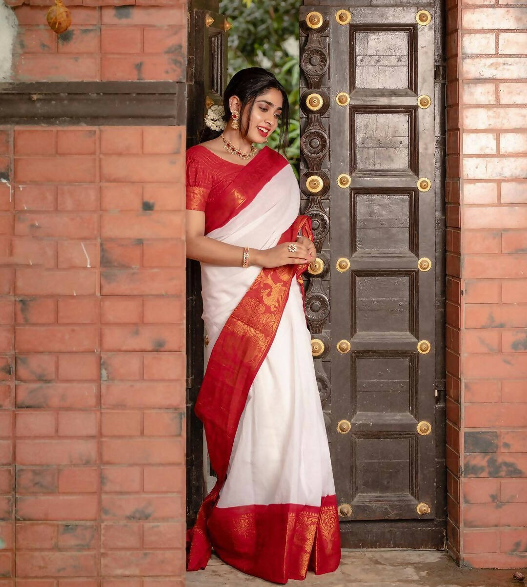 DEIANA'S Beautiful Golden Jari with New Design Soft Lichi Silk Saree - White - Distacart