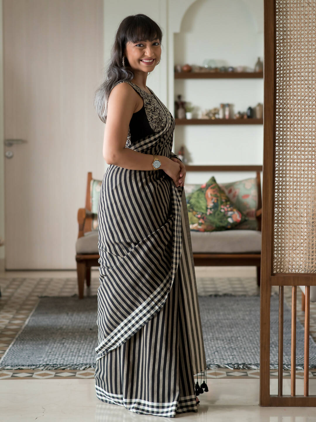 Suta Grey Woven Design Pure Cotton Saree - Distacart
