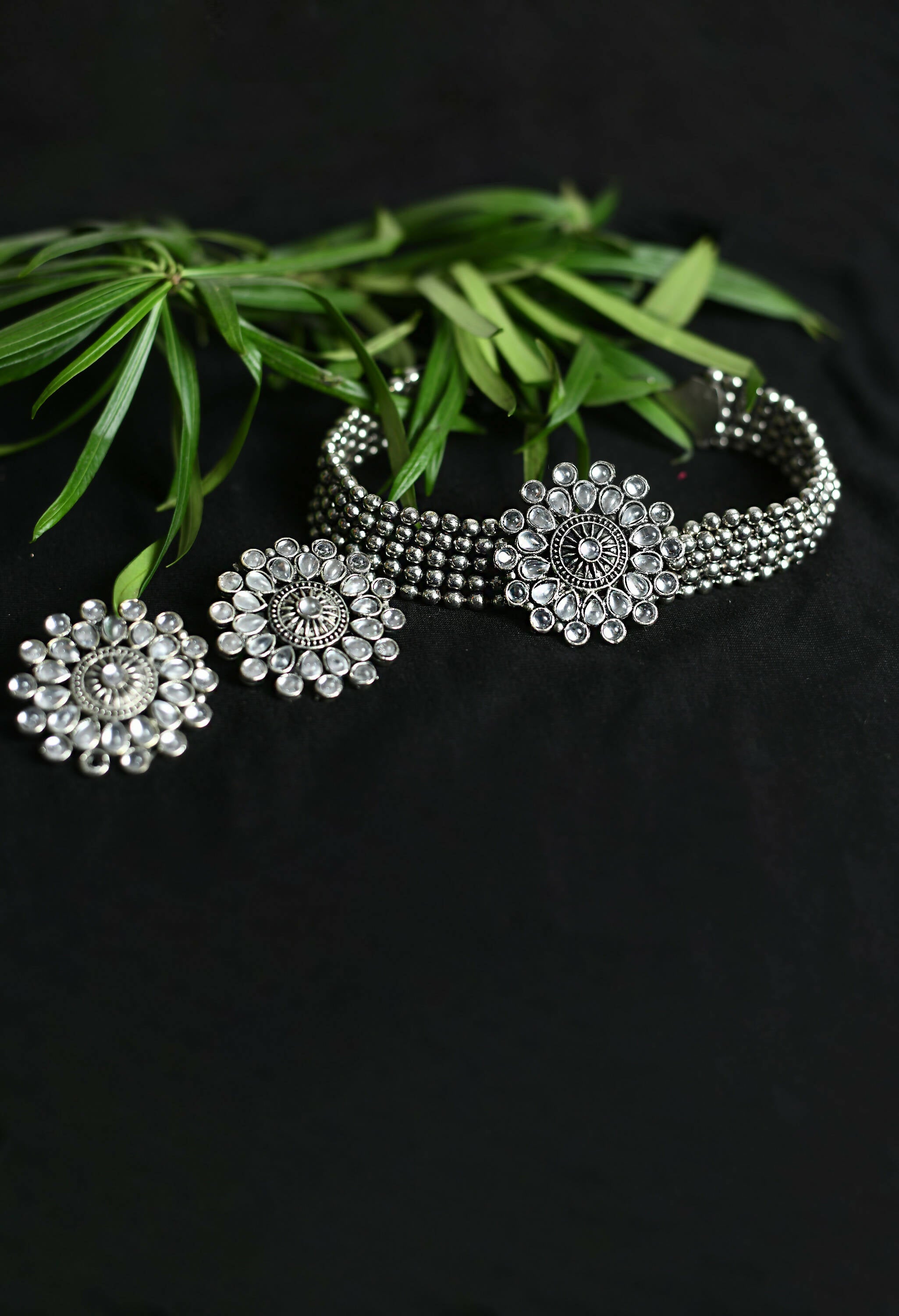 Mominos Fashion Johar Kamal Oxidised Silver-Plated Brass Finish Kundan Choker For Women (Silver) - Distacart