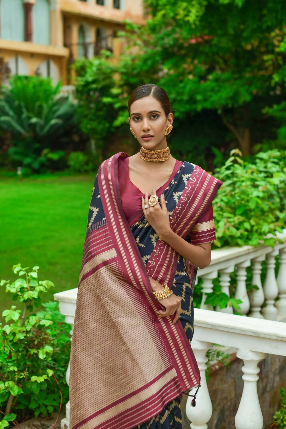 Vishnu Weaves Women's Navy Blue Handloom Raw Silk Zari Woven Saree with Blouse - Distacart