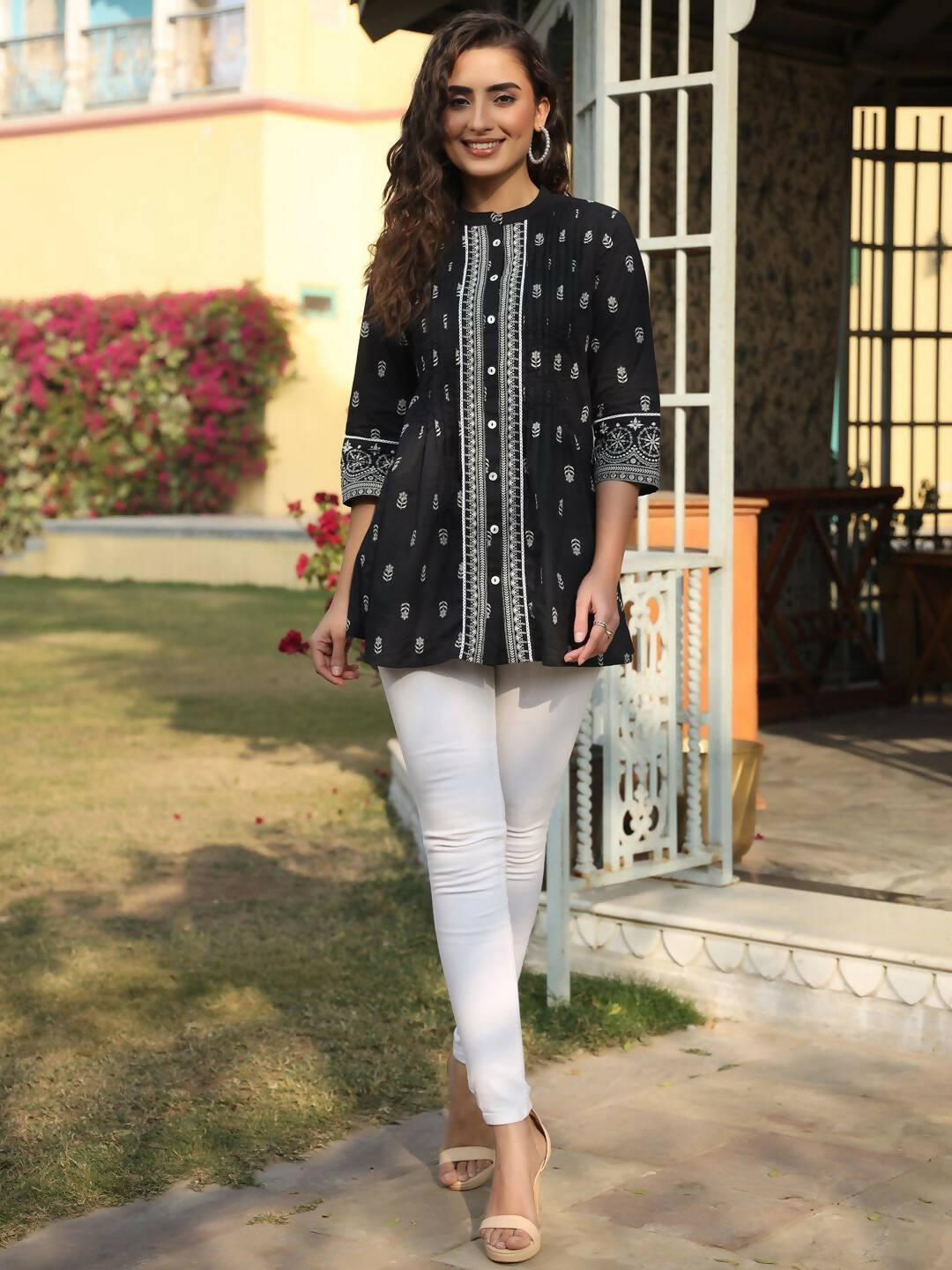 Juniper Women's Black Cambric Floral Printed Tunic - Distacart