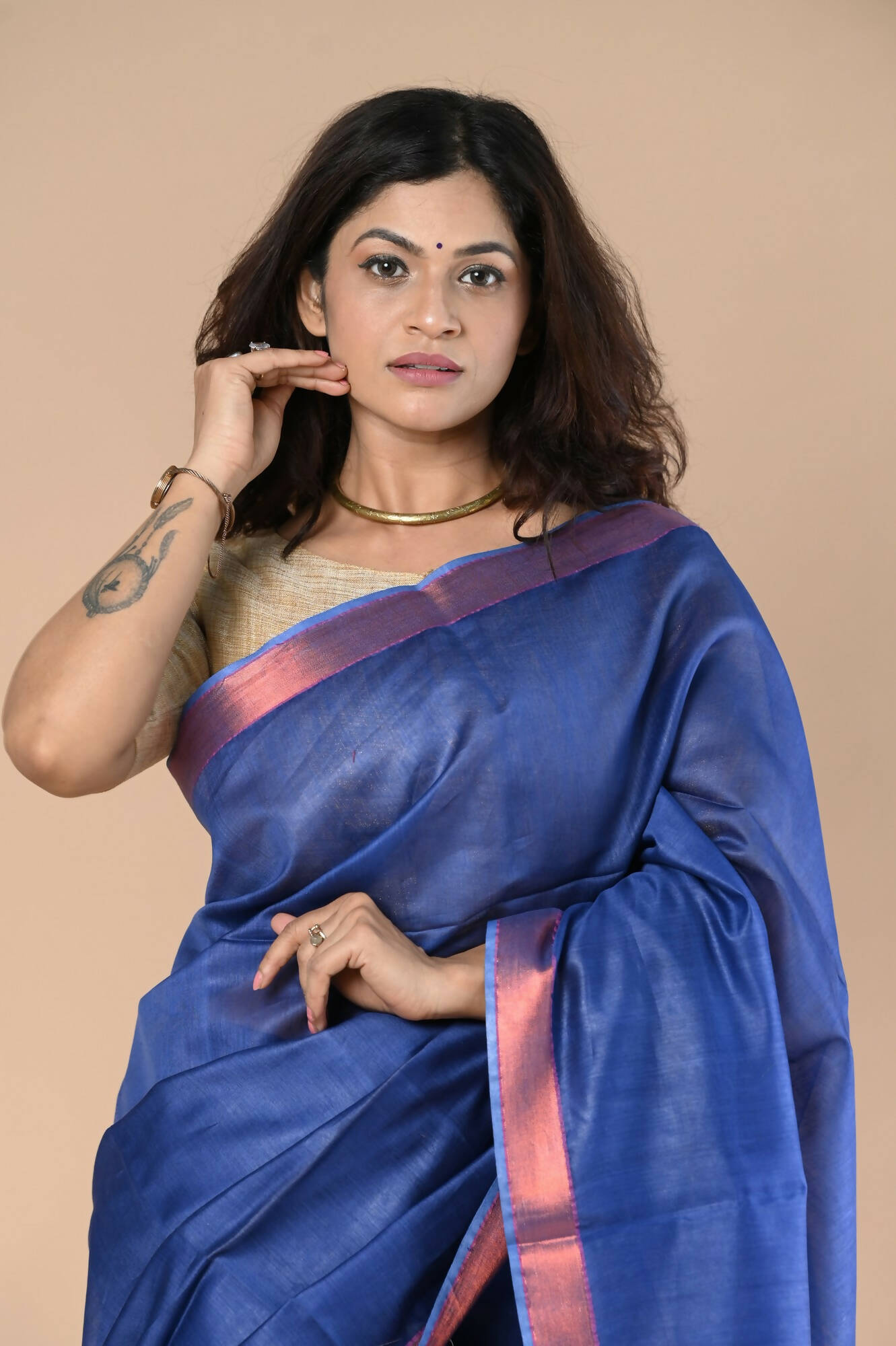 Very Much Indian Handloom Cotton Silk Maheshwari Saree With Sleek Golden Border - Purple Blue - Distacart