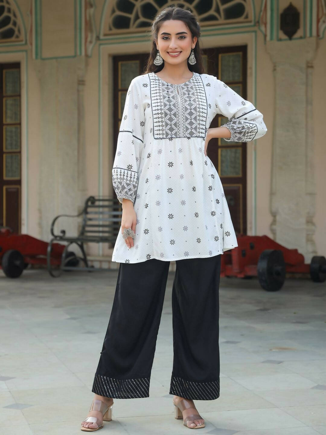 Juniper Women's White Rayon Staple Printed Straight Clothing Set - Distacart