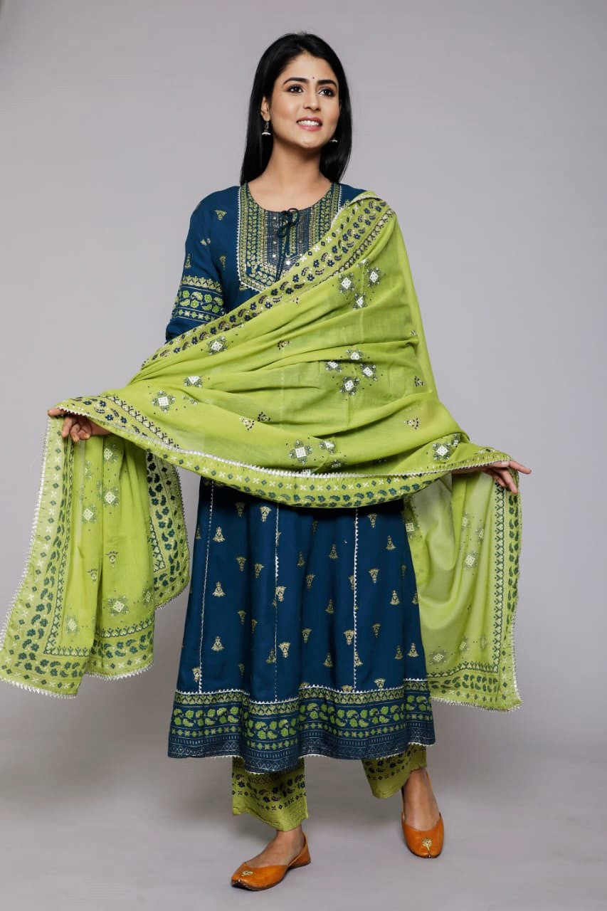 Indian Clothing Women's Ethnic Kurta With Pant and Dupatta - NOZ2TOZ