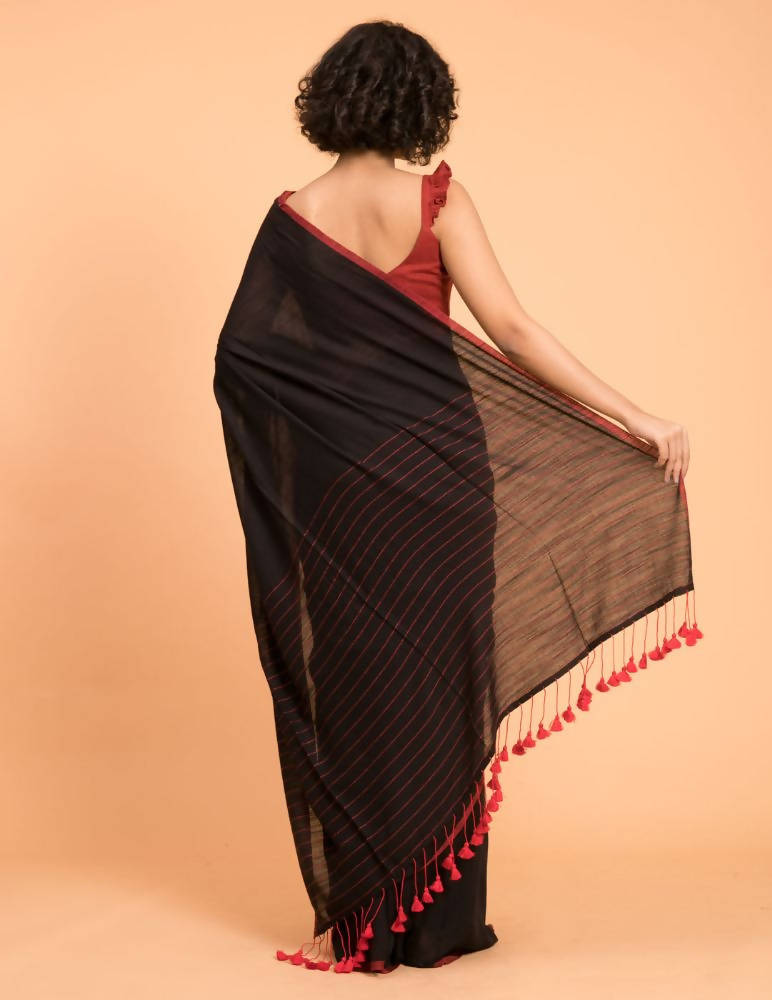 Suta Black Maroon Solid Cotton Saree - Distacart