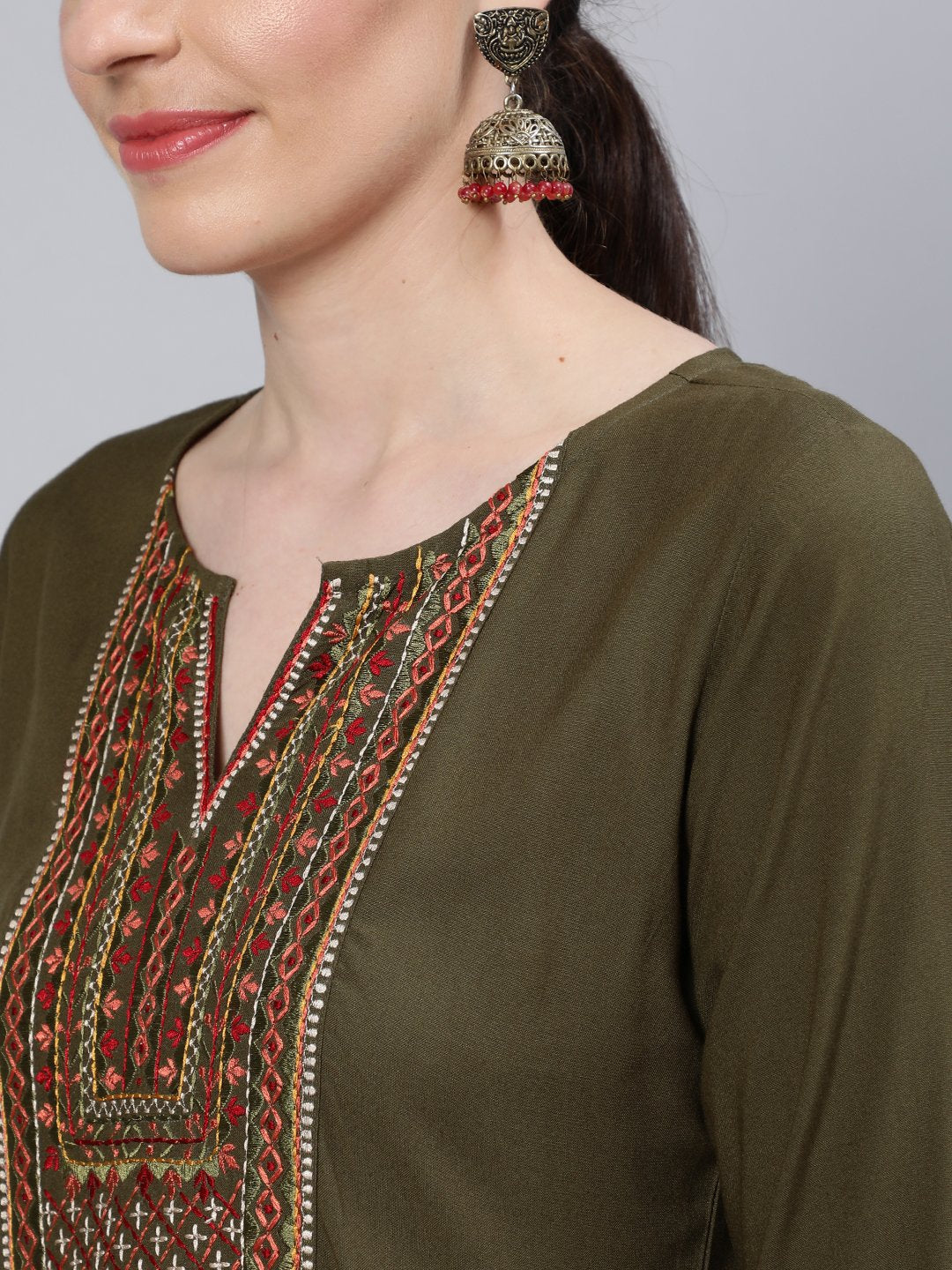NOZ2TOZ Women Olive Green Embroidered Straight Kurta with Three Quarter Sleeves - Distacart