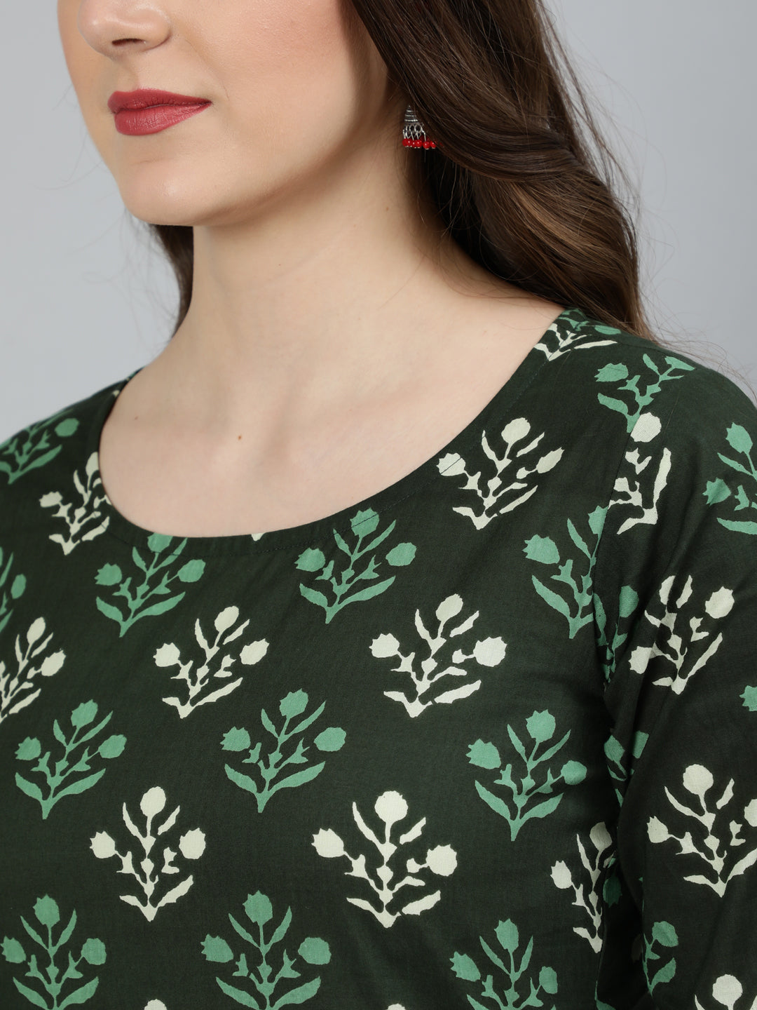 NOZ2TOZ Women Green Ethnic Printed Straight Kurta With Three Quarter Sleeves - Distacart