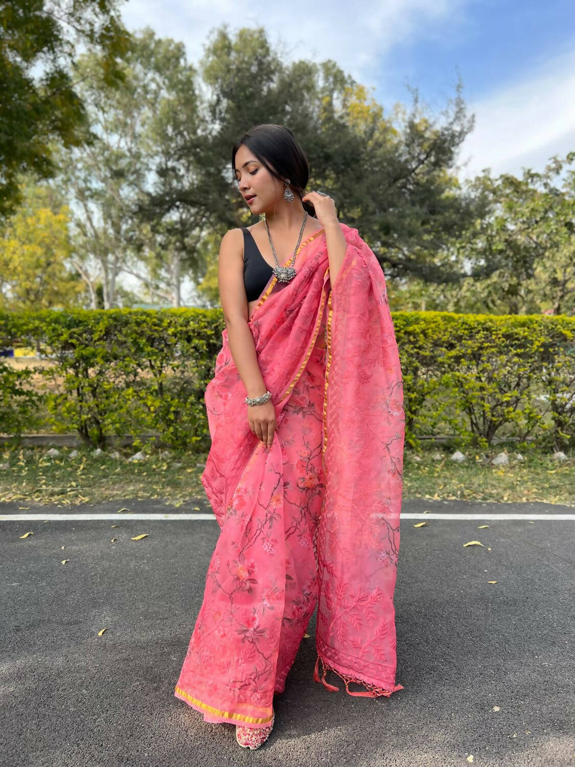Vamsee Pink Organza Saree - Distacart