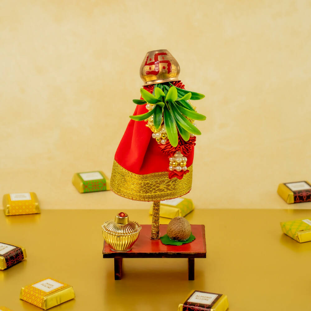 Dibha Ruchoks Gudipadwa Delight Assorted Chocolate Box With Gudi Showpiece For Gudipadwa - Distacart