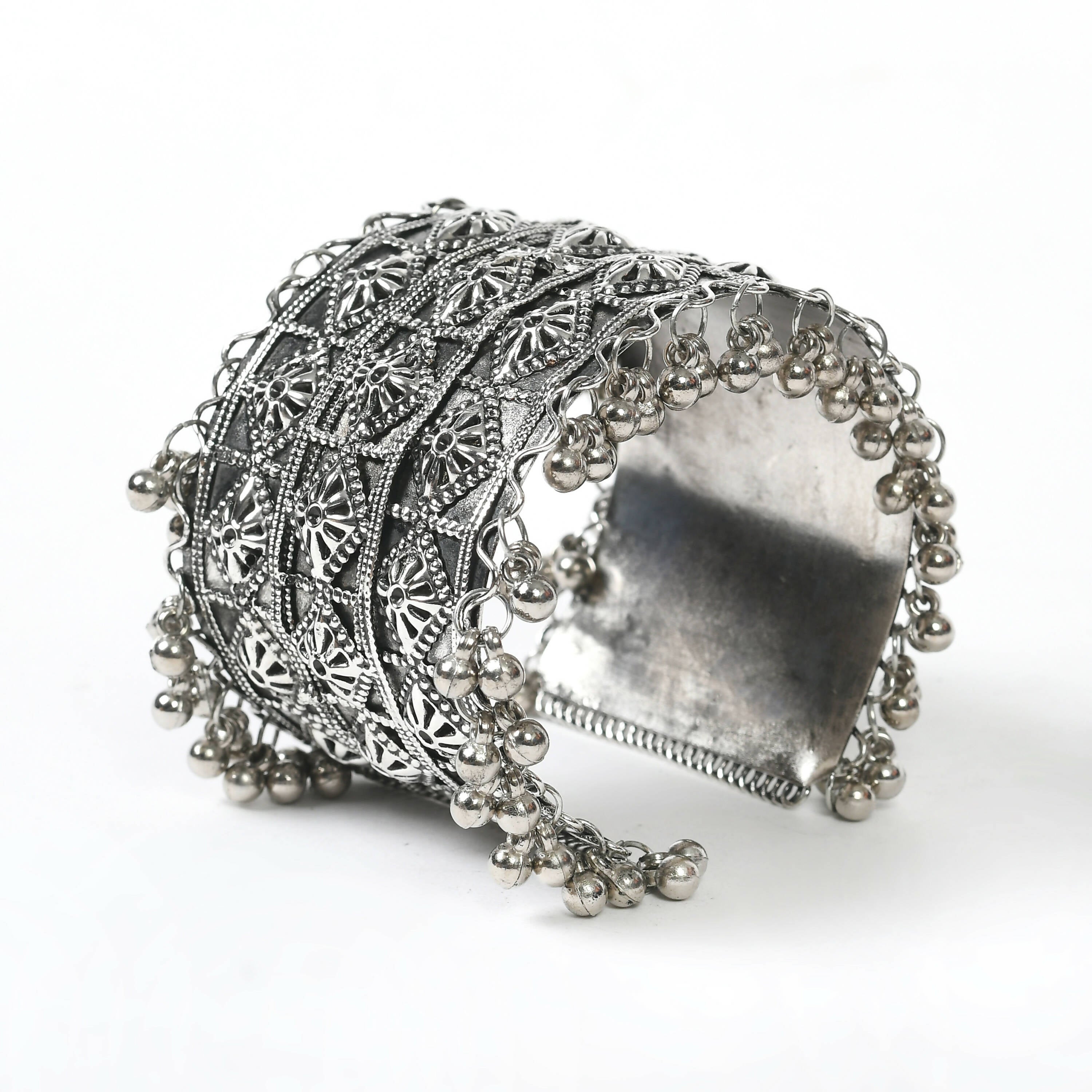 Mominos Fashion Joharkamal Oxidised Silver-Plated Ghungroo Handcraft Bracelet - Design 024 - Distacart