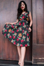 Thumbnail for Jompers Women Black & Red Floral Printed Rayon A-Line Kurta - Distacart