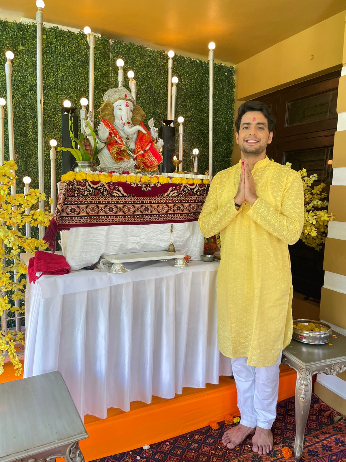 Jompers Men Yellow Chikan Kurta with Churidar - Distacart