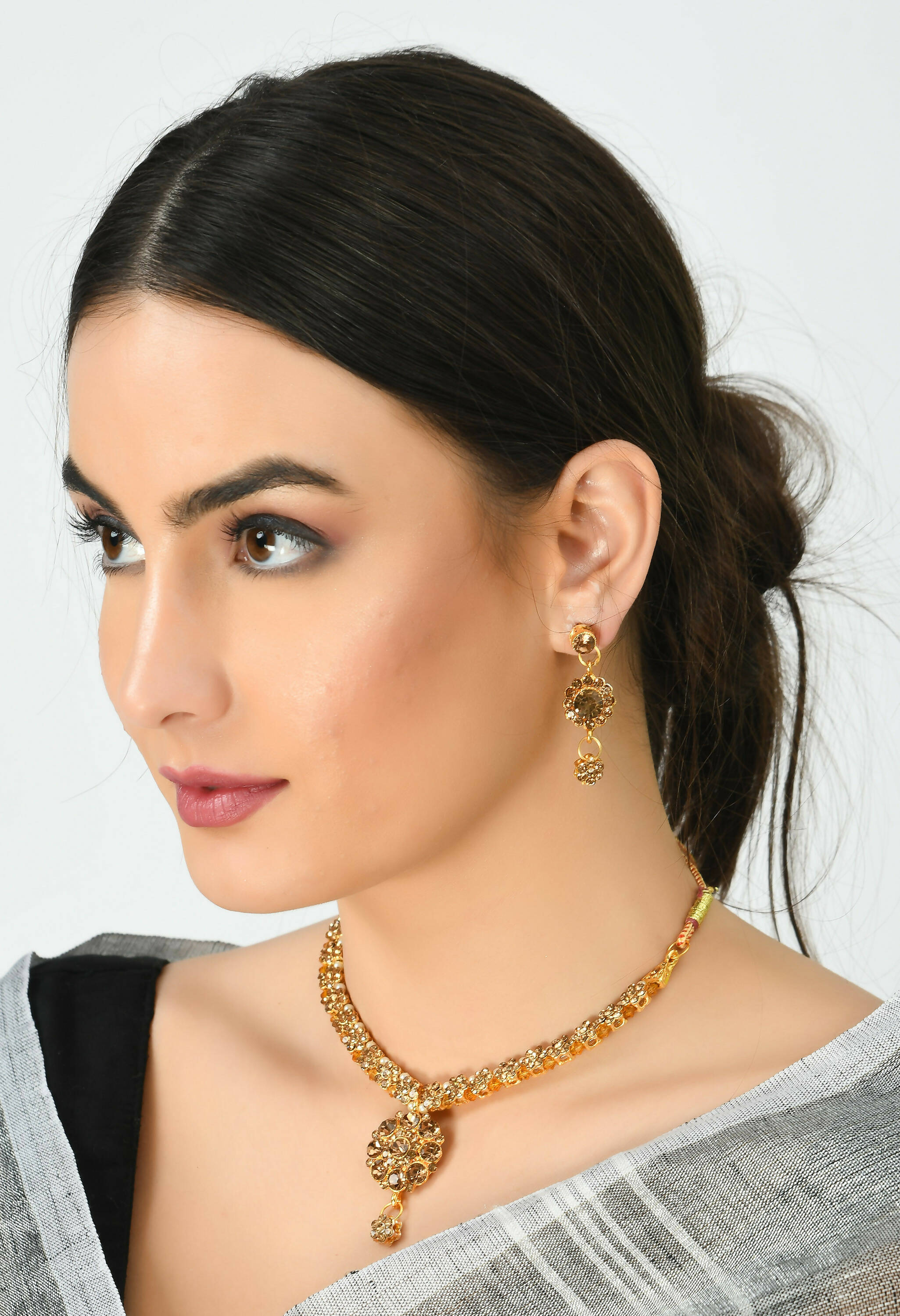 Mominos Fashion Johar Kamal Gold-Plated Brass Finish Stone Choker For Women (Golden) - Distacart