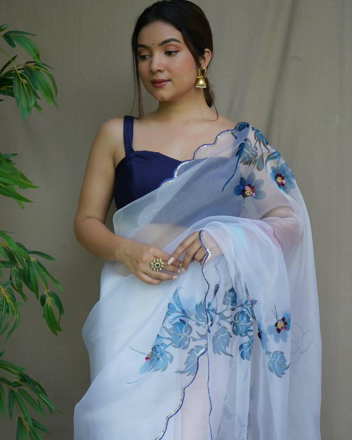 Vamsee White Organza Saree - Distacart