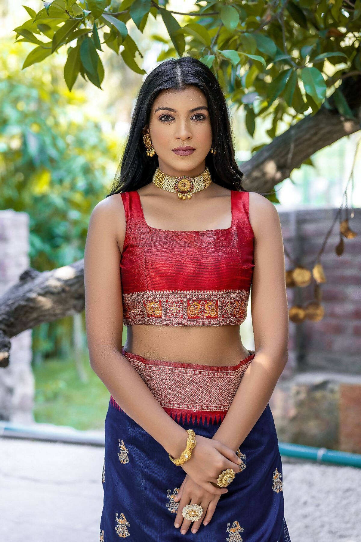 Vishnu Weaves Women's Navy-Blue Tussar Silk Zari Woven Saree with Blouse - Distacart