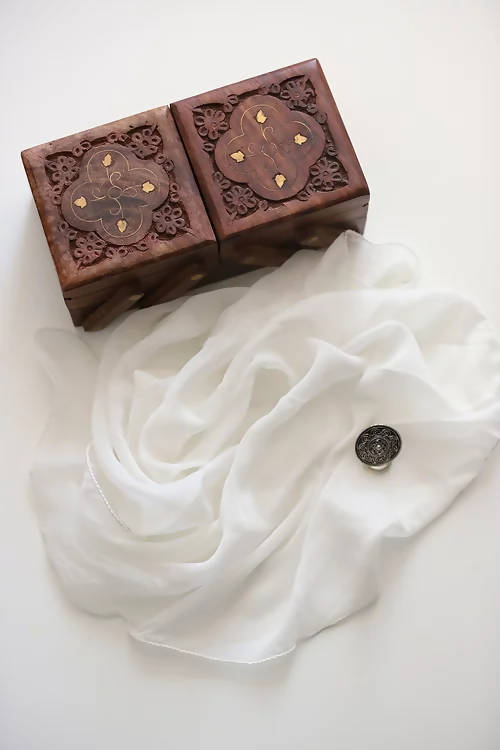 Diva Globe White Chiffon Bhandana - Distacart