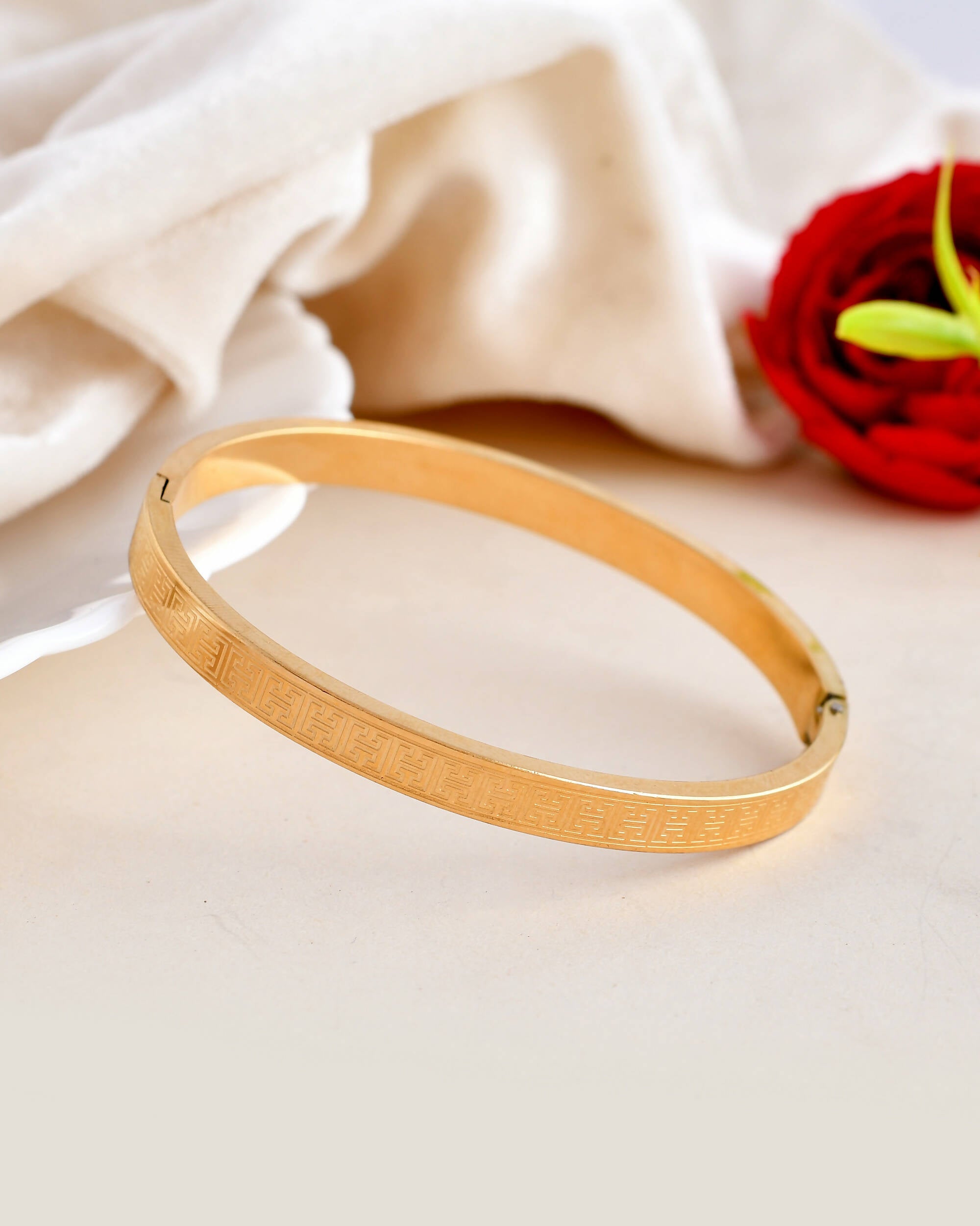 VOJ Stainless Steel Gold-plated Bracelet - Distacart