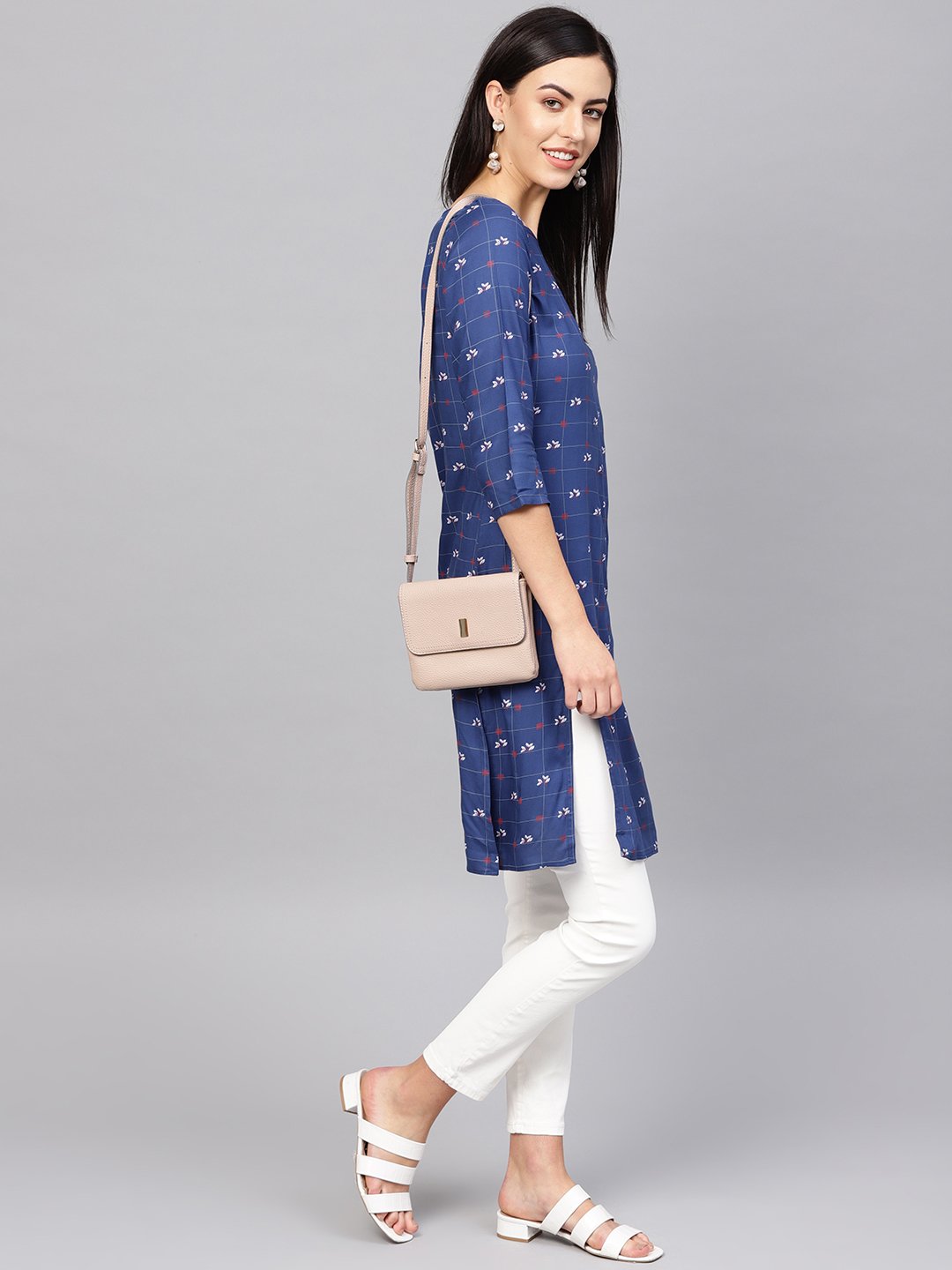Jompers Women Blue & Off-White Checked Straight Kurta - Distacart