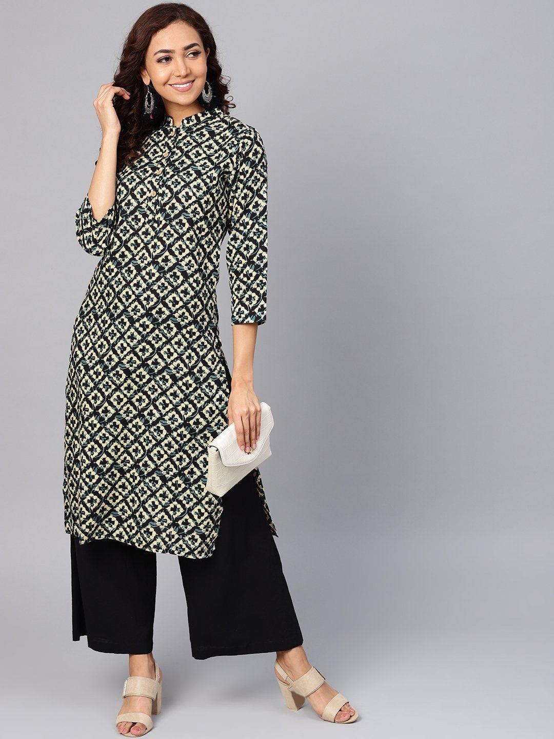 Jompers Women Cream-Coloured & Black Printed Straight Kurta - Distacart