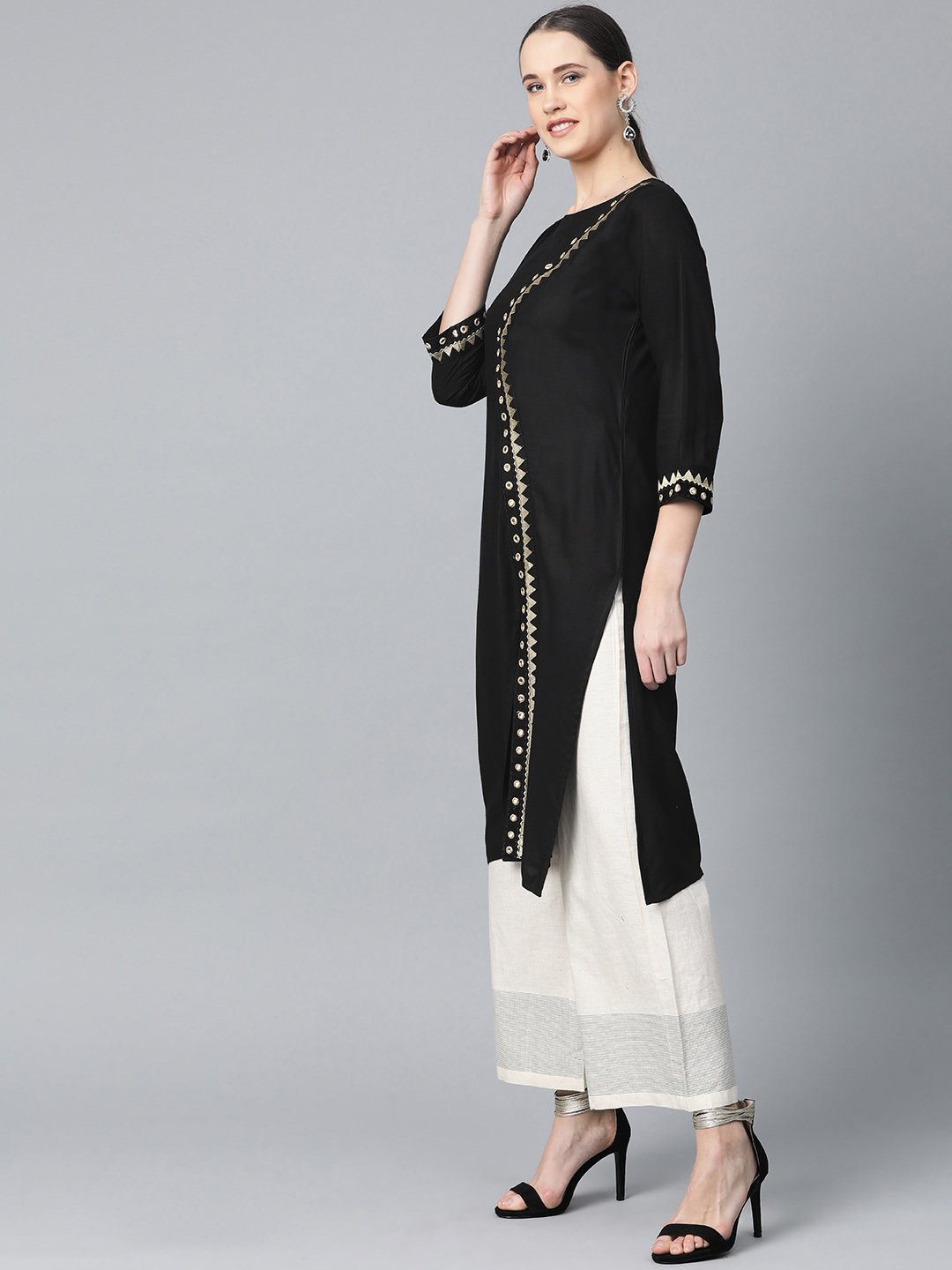 Jompers Women Black Embroidered Straight Kurta - Distacart