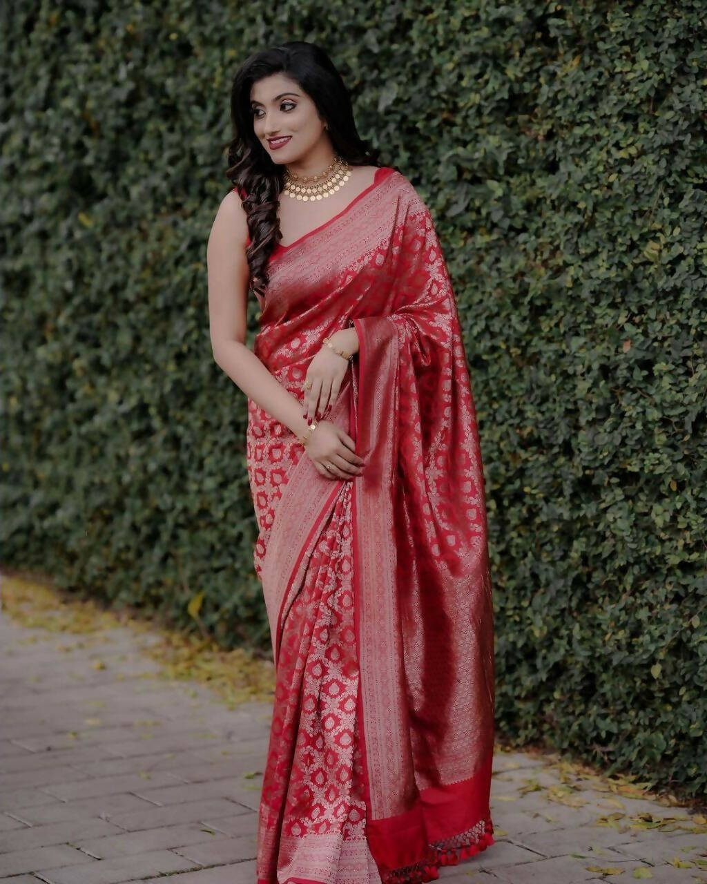 DEIANA'S Beautiful Golden Jari with New Design Soft Lichi Silk Saree - Red - Distacart