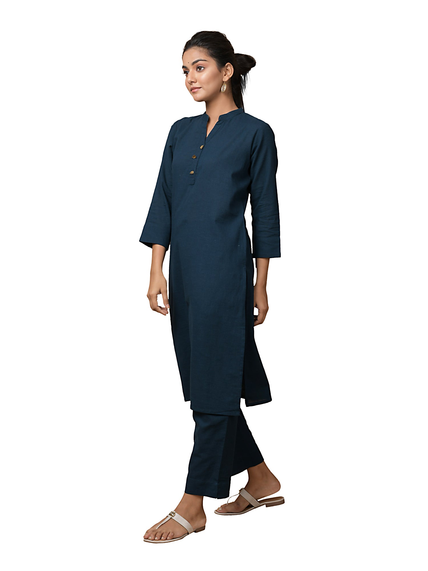 Kaajh Women's Blue Solid Metal Embellishment Kurta - Distacart
