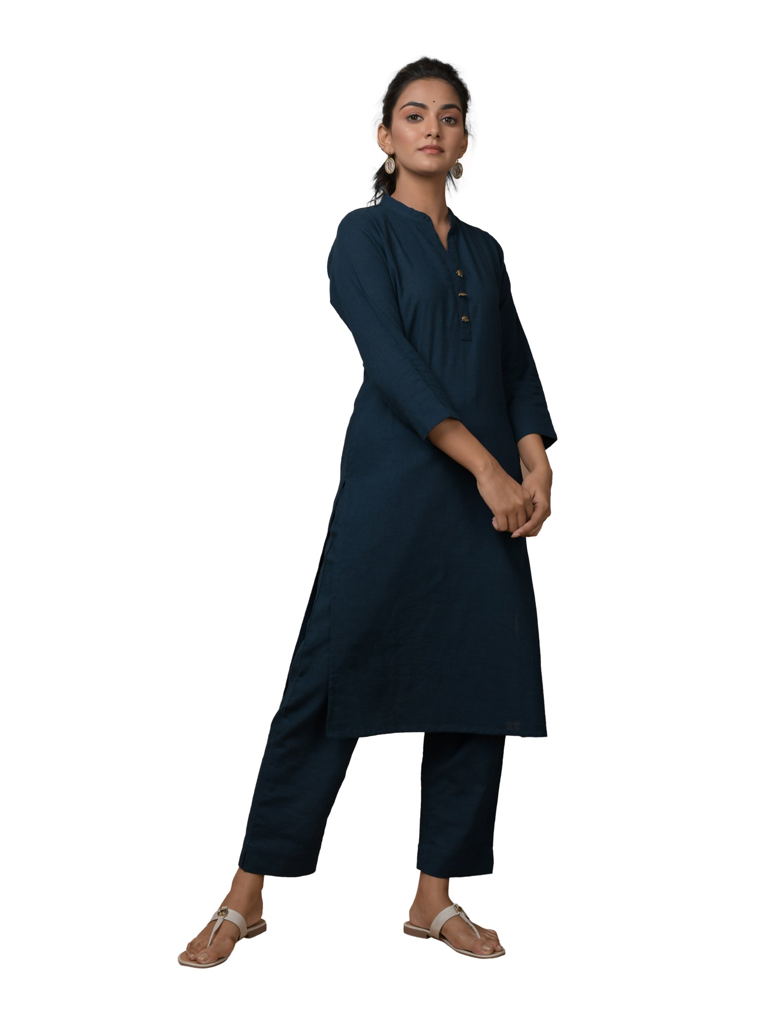Kaajh Women's Blue Solid Metal Embellishment Kurta - Distacart