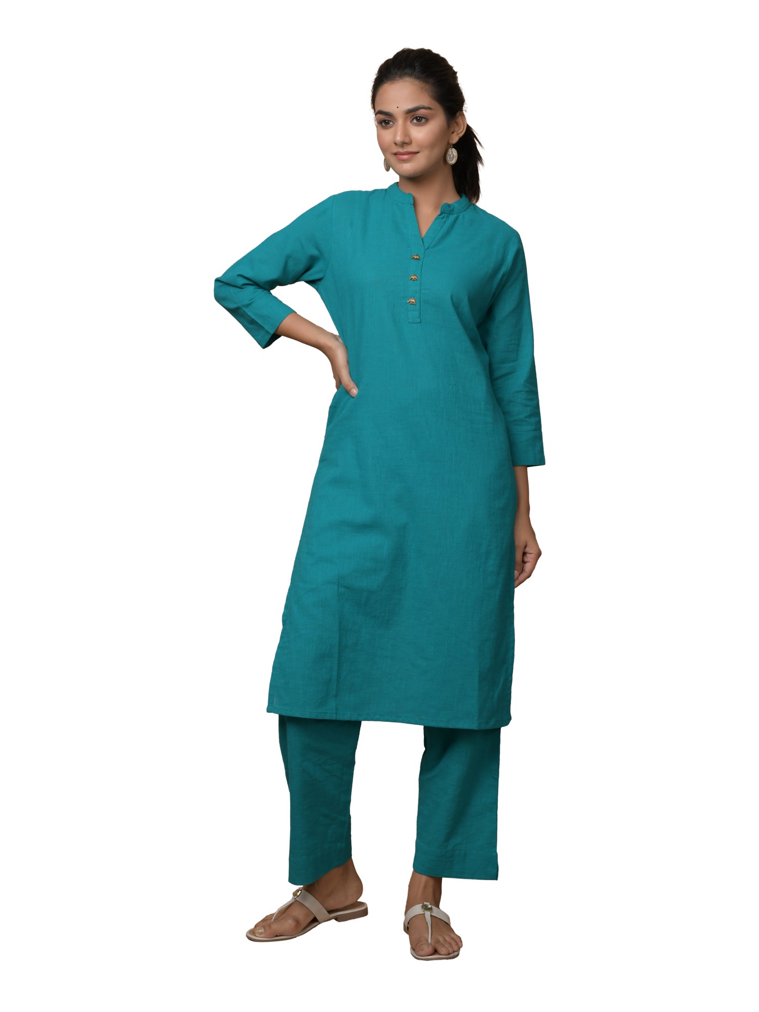 Kaajh Women's Green Solid Metal Embellishment Kurta - Distacart