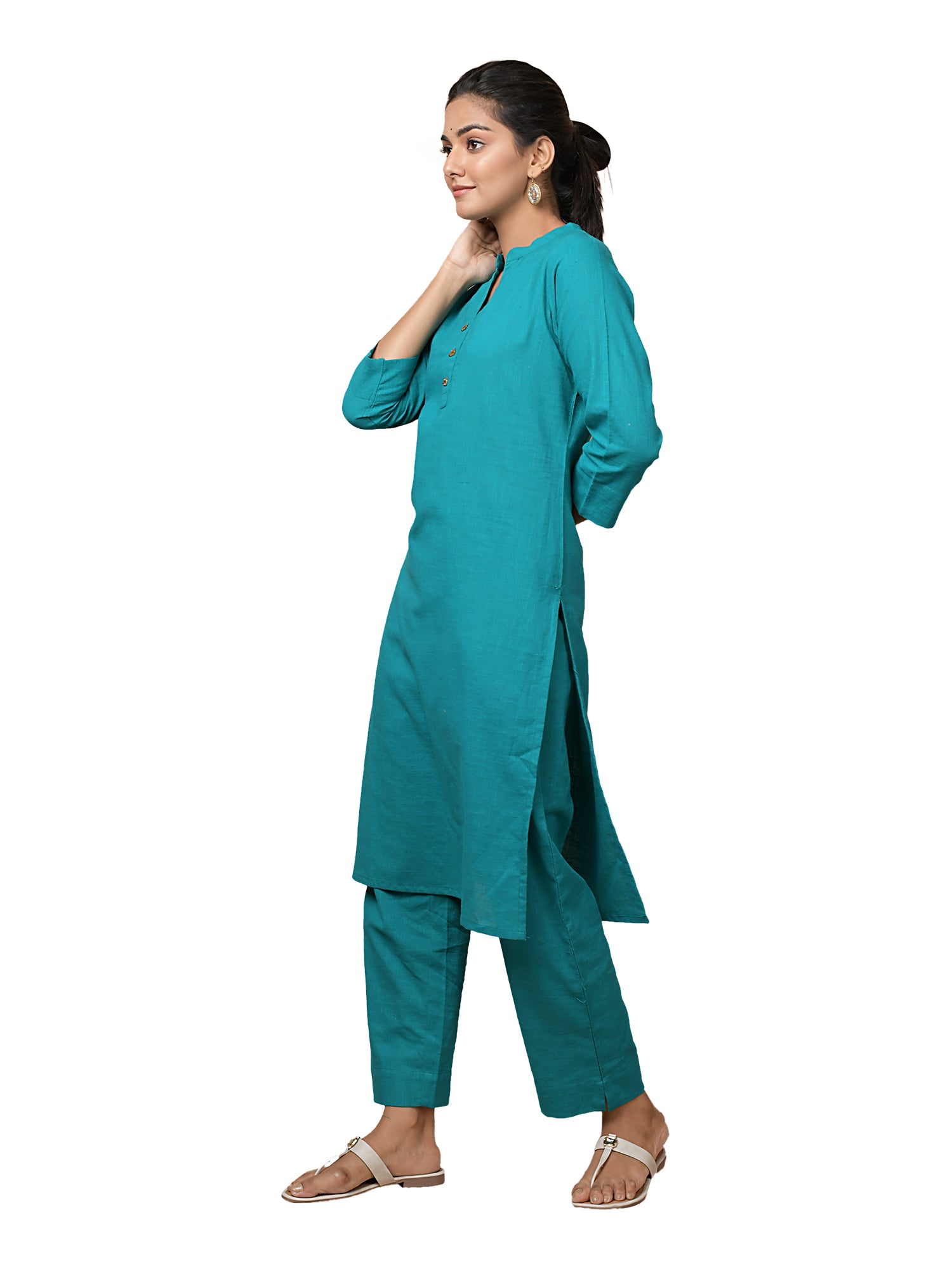 Kaajh Women's Green Solid Metal Embellishment Kurta - Distacart