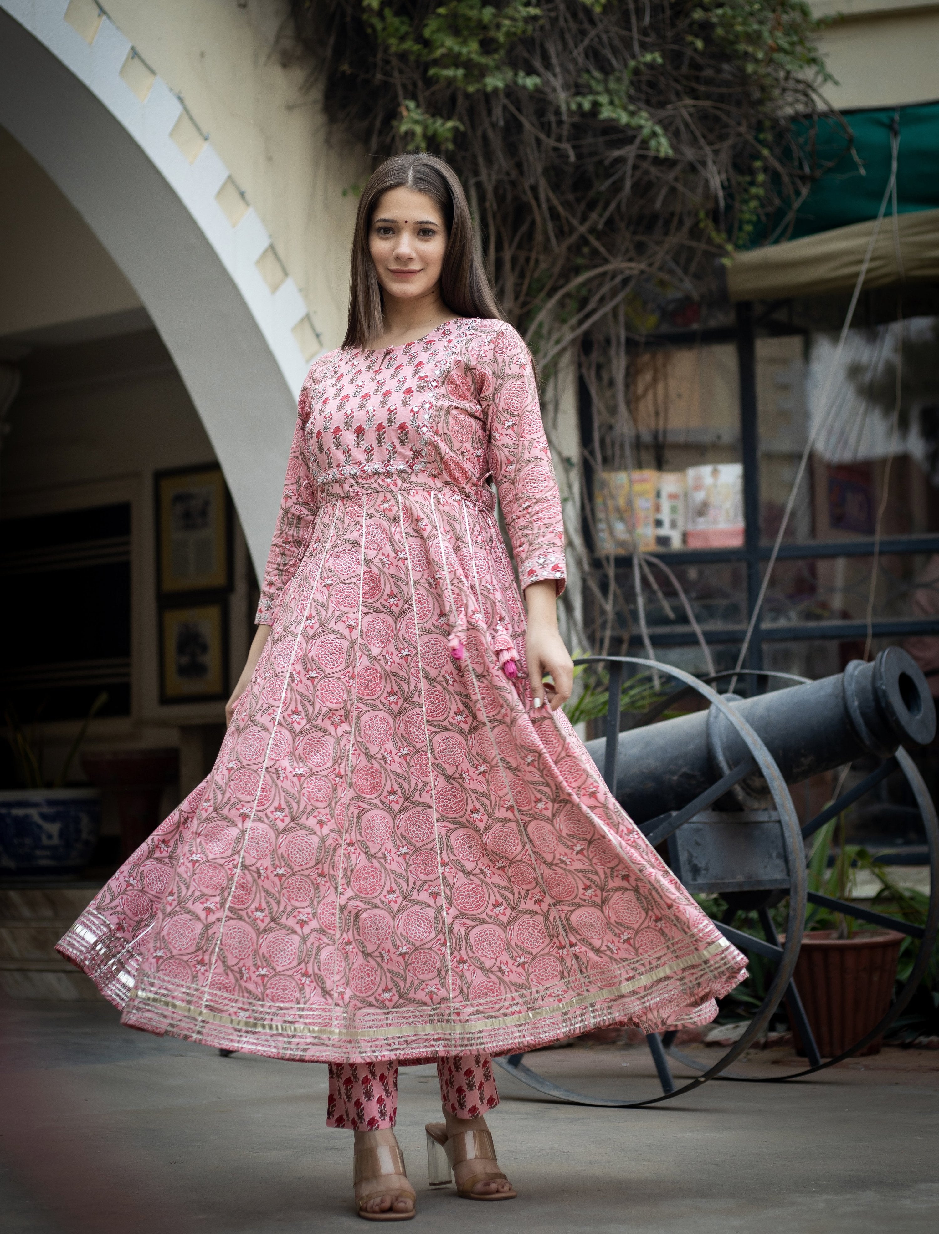 Kaajh Women's Pink Floral Anarkali Kurta Pant Set - Distacart