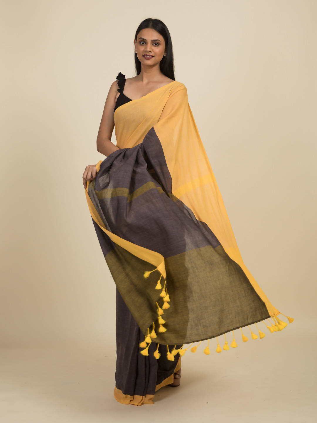 Suta Grey Yellow Colourblocked Pure Cotton Saree - Distacart