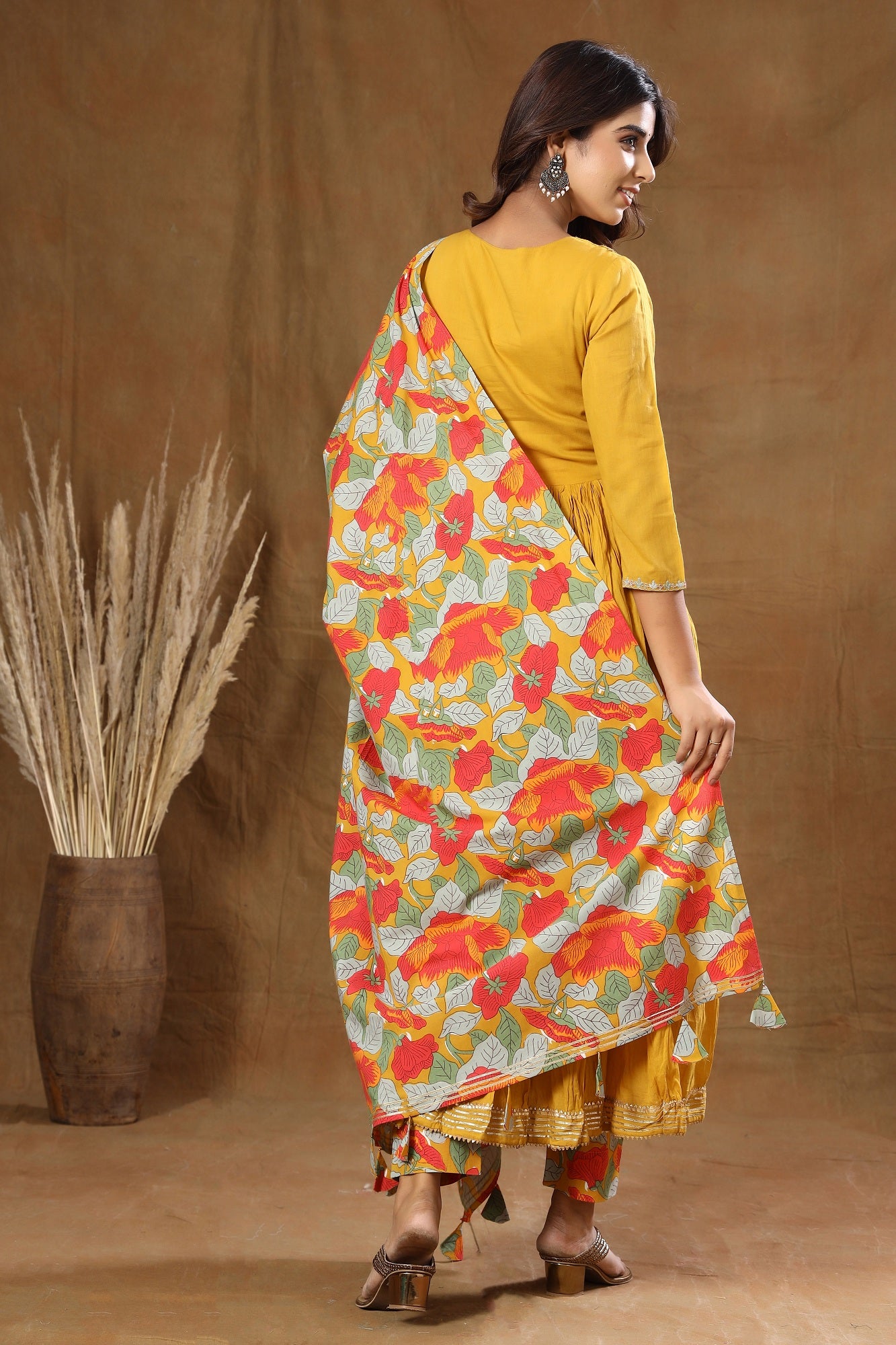 Kaajh Women's Yellow Floral Print Anarkali Suit Set - Distacart