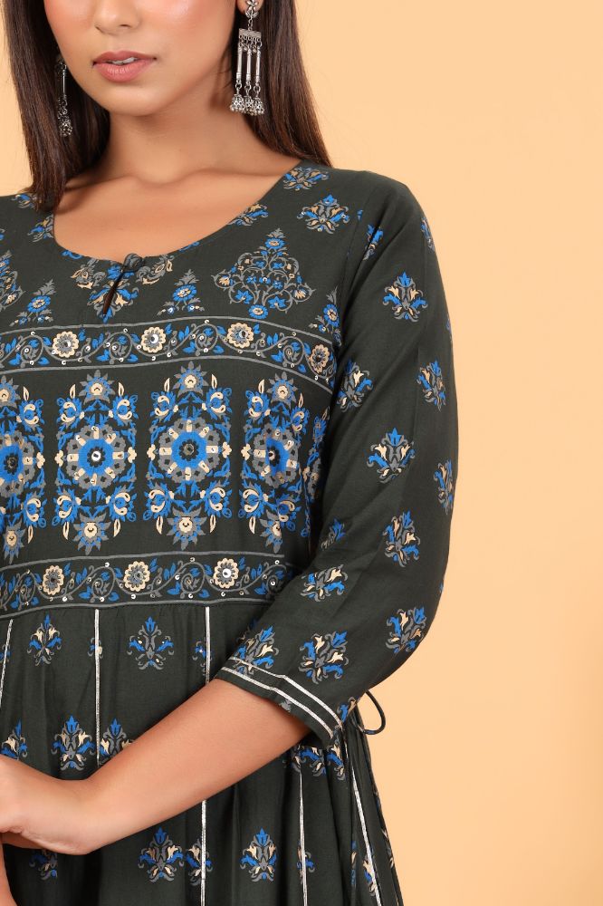 Kaajh Women's Green Gold Print Embellishment Anarkali Kurta - Distacart