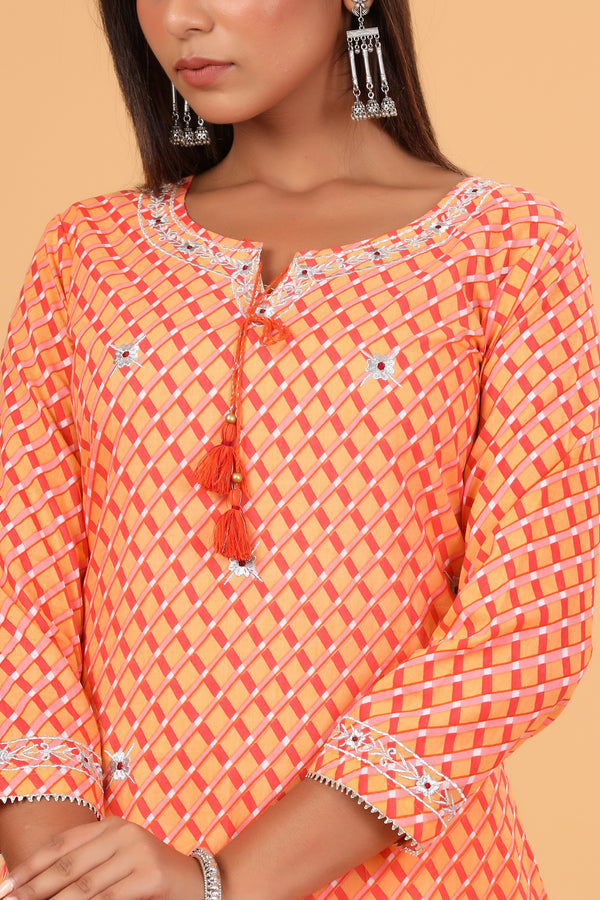 Kaajh Women's Orange Lehariya Print Kurta - Distacart