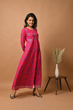 Thumbnail for Kaajh Women's Pink Paisley Print kurta - Distacart