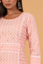 Thumbnail for Kaajh Women's Pink Zigzag Print Kurta - Distacart