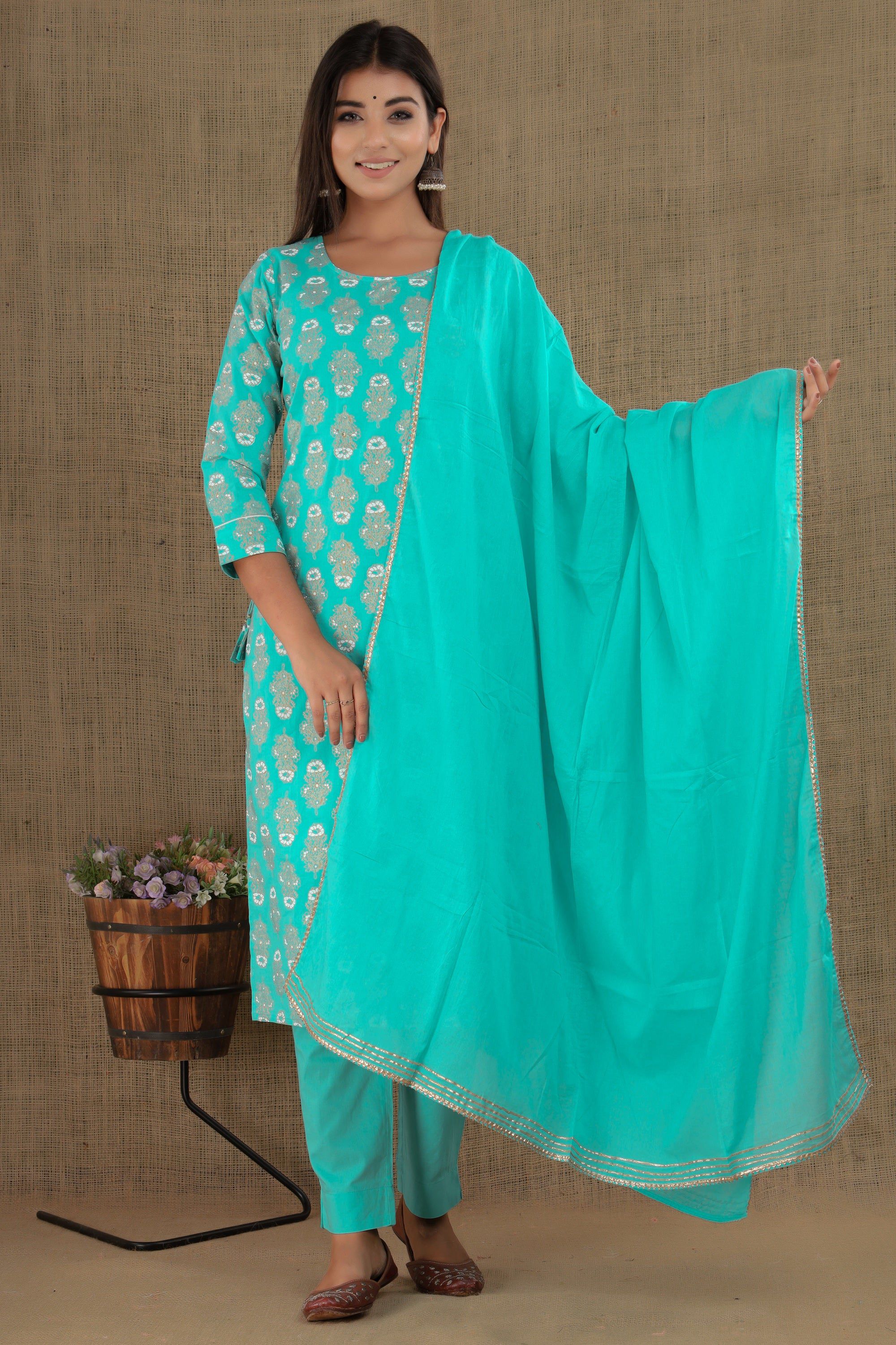 Kaajh Women's Green Floral Printed Suit Set - Distacart