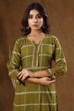 Thumbnail for Kaajh Women's Green Embroidery Inner kurta - Distacart
