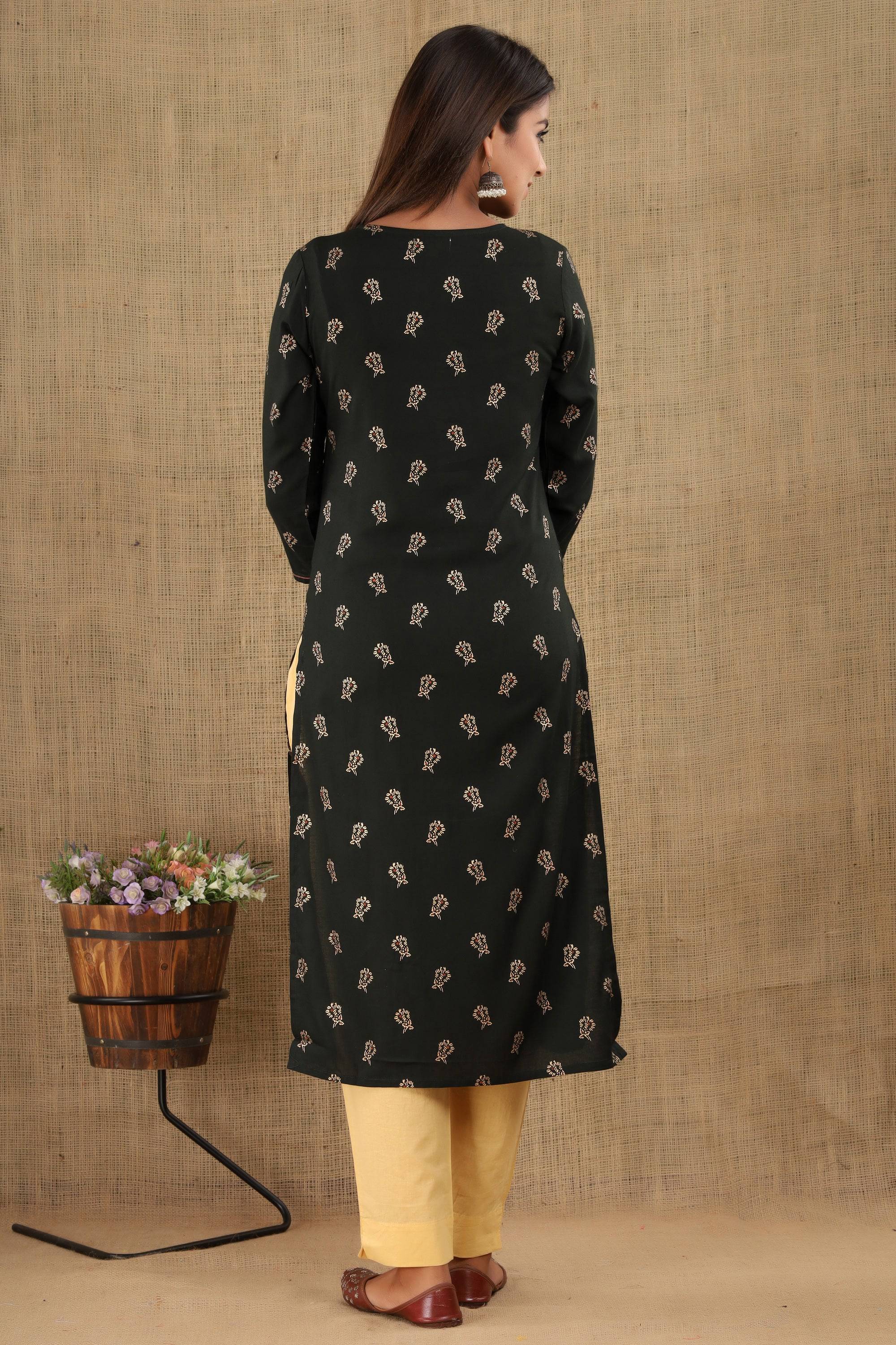 Kaajh Women's Bottle Green Gold Print Suit Set - Distacart