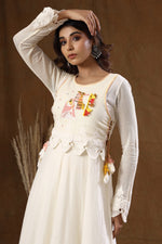 Thumbnail for Kaajh Off White Thread Embroidery Kurta For Women - Distacart