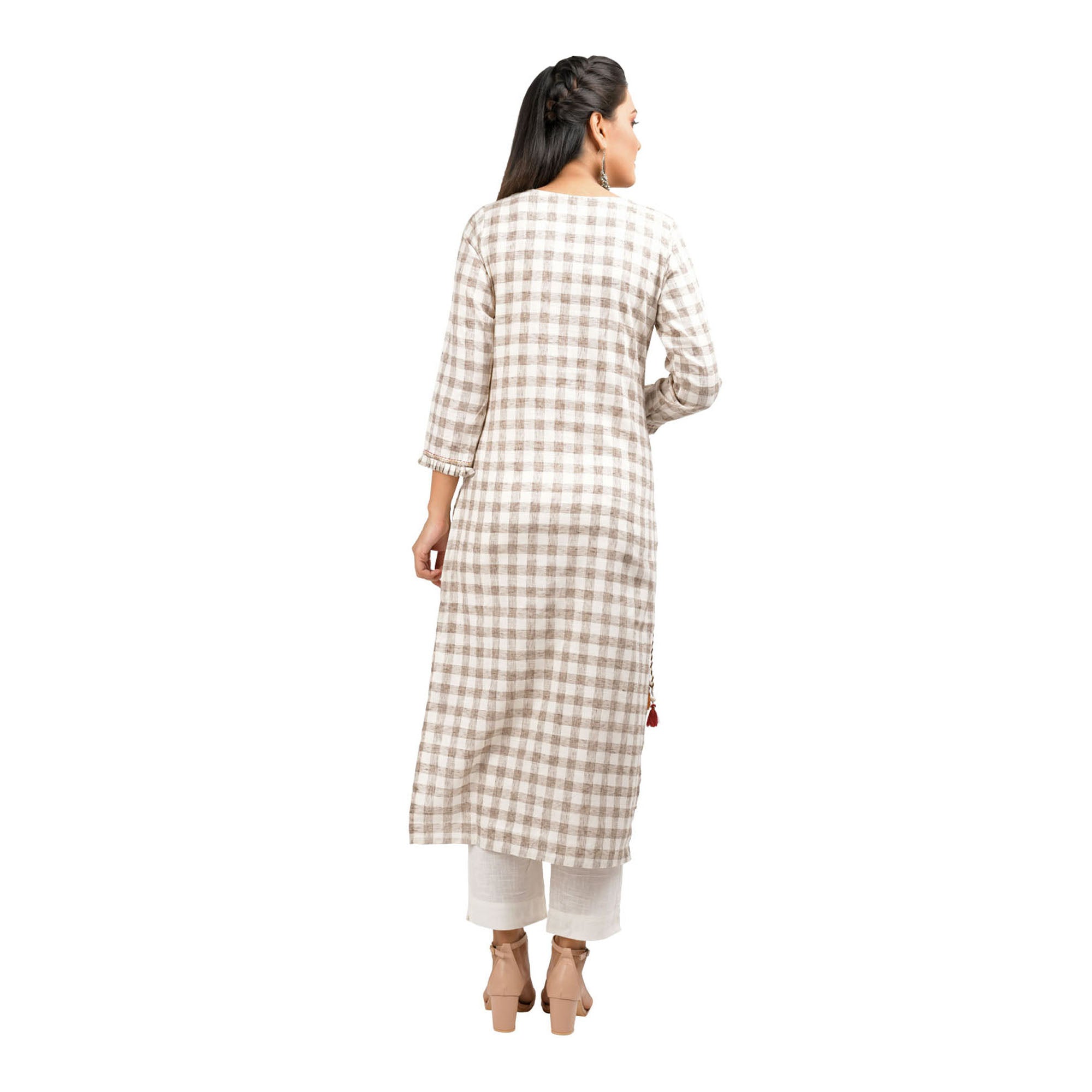 Kaajh Women's Off White Thread Embroidery Kurta - Distacart