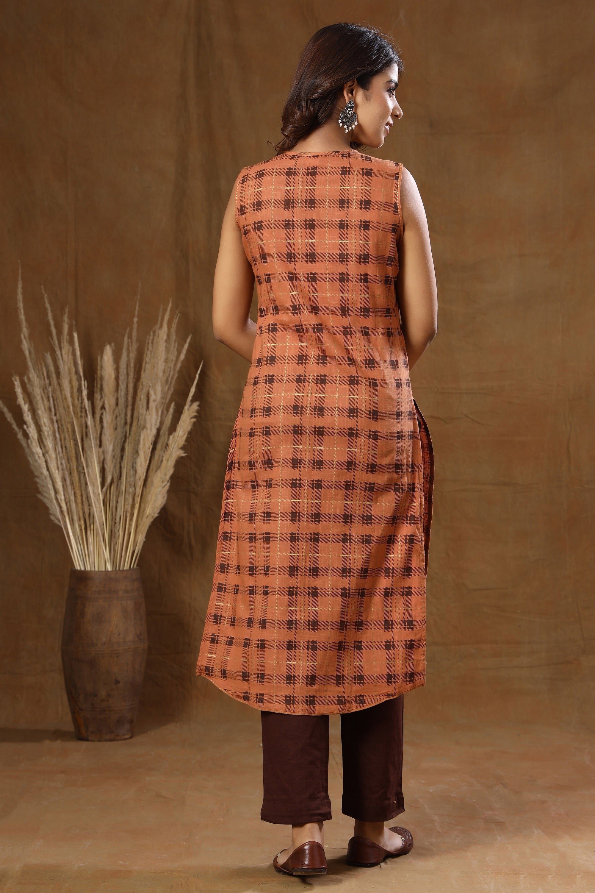 Kaajh Women's Brown Sleeveless Printed Kurta Pant Set - Distacart