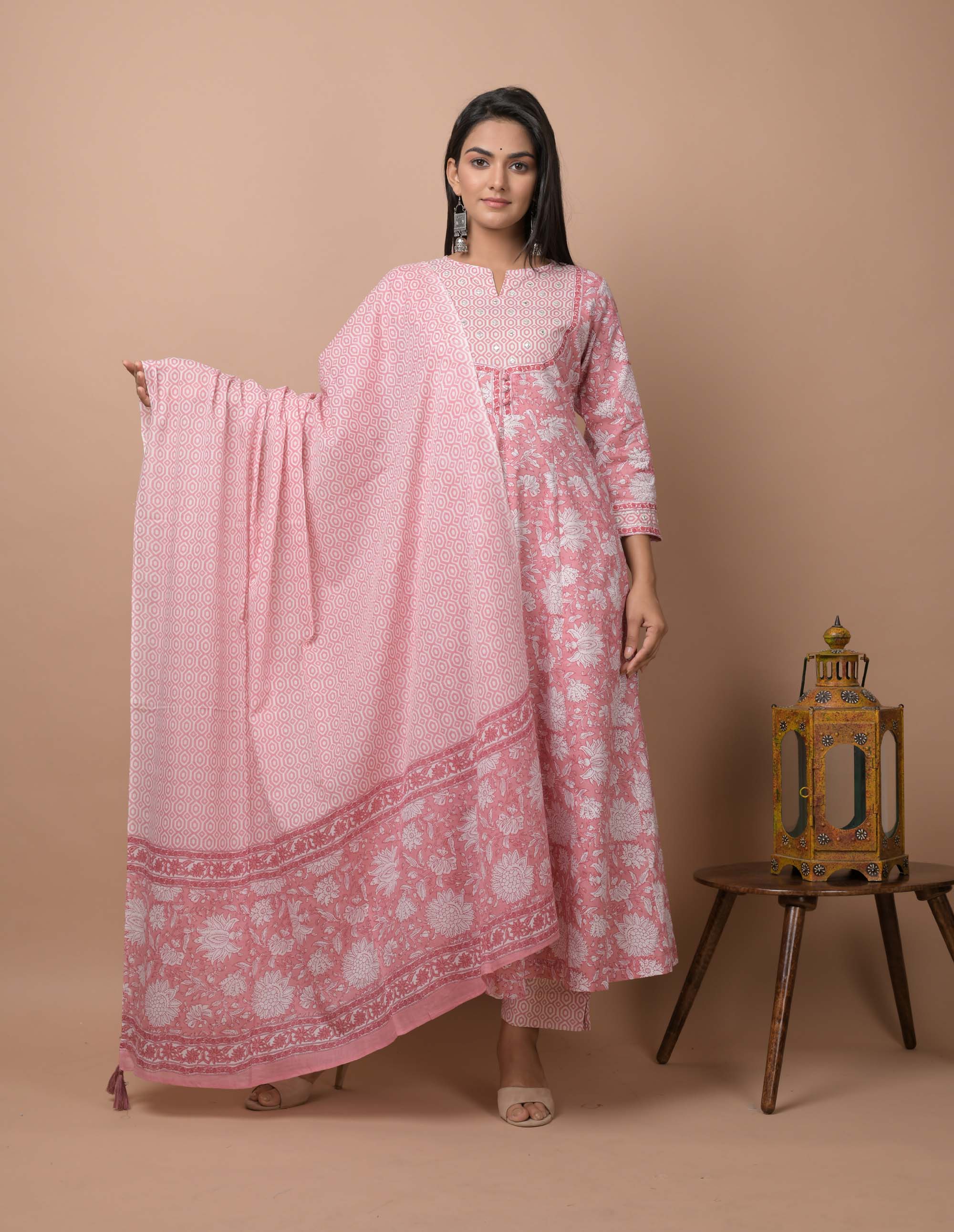 Kaajh Women's Pink Floral Print Suit Set - Distacart