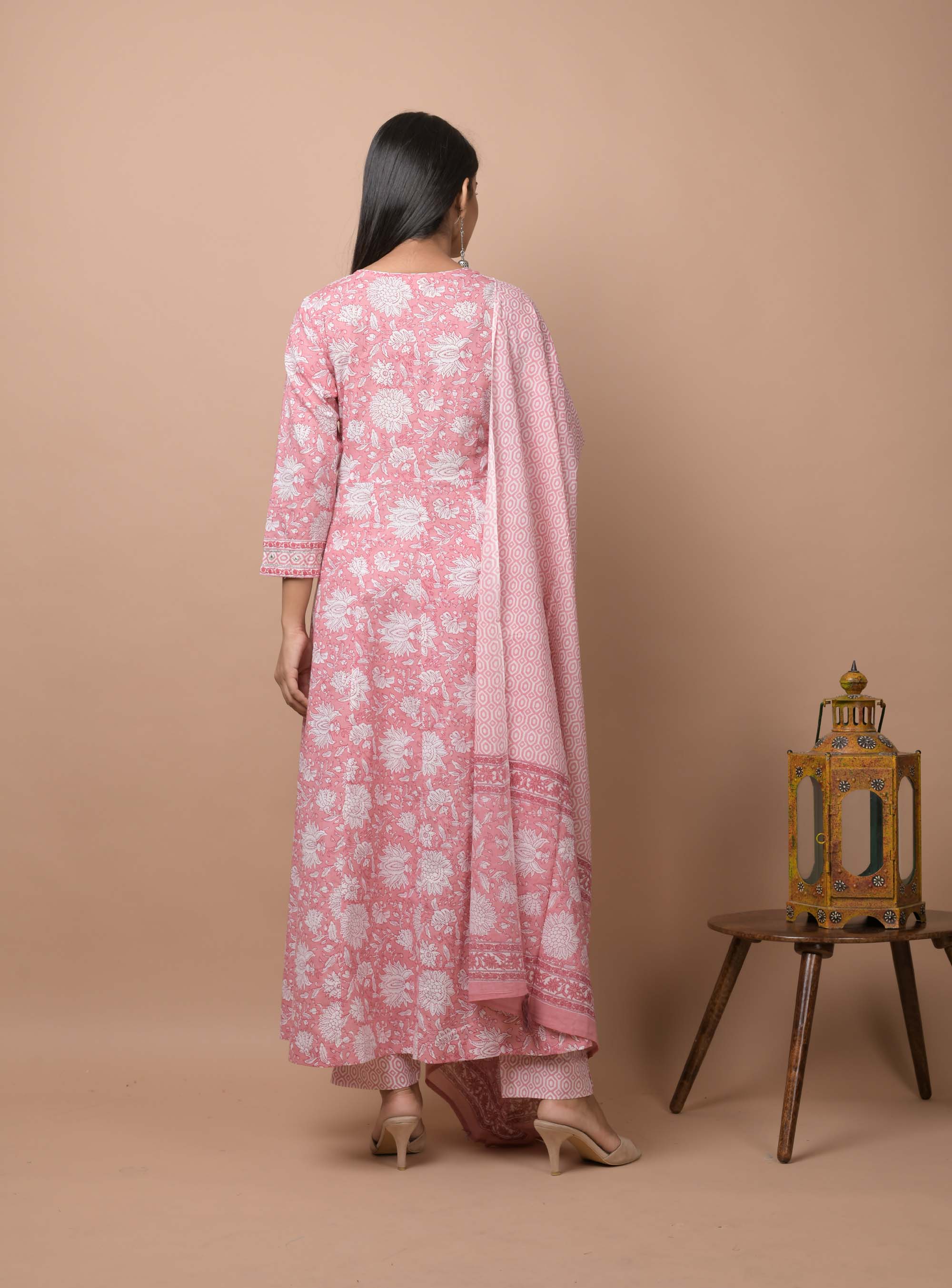 Kaajh Women's Pink Floral Print Suit Set - Distacart