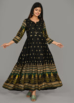 Thumbnail for Kaajh Women's Black Green Gold Printed Ethnic Kurta - Distacart